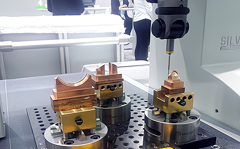 对于金属环境的应用，我们该怎么设计电子标签和阅读器天线